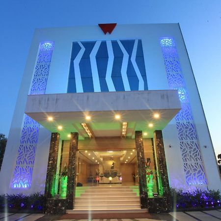Wingston A Treehouse Hotel Goverdhan Radha Kund Buitenkant foto
