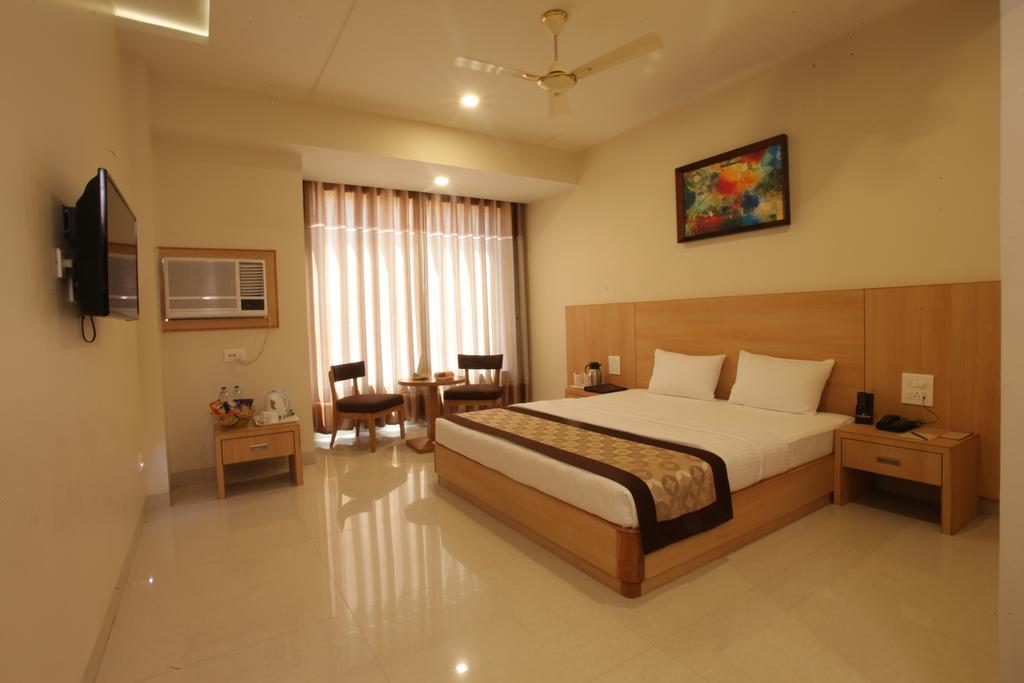 Wingston A Treehouse Hotel Goverdhan Radha Kund Kamer foto